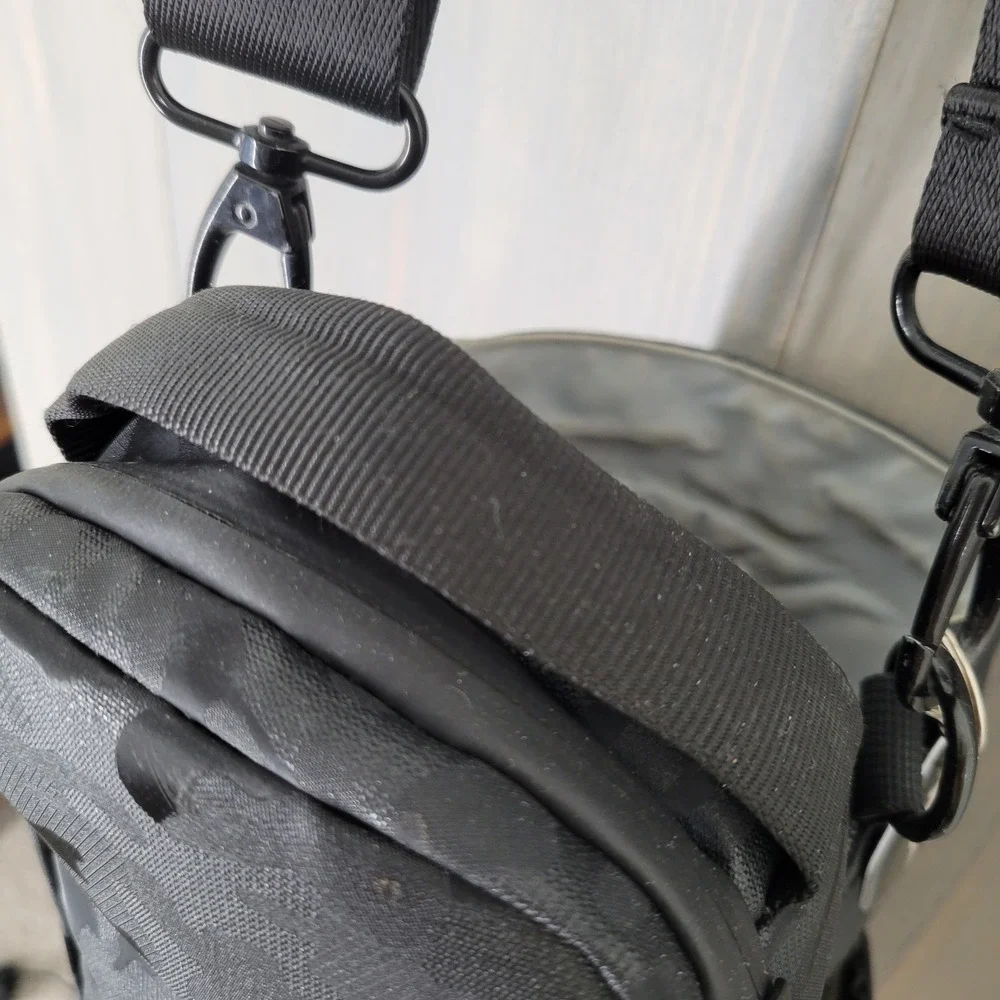 Magnetic Bag Company Crossbody Gym Bag Unisex OS Black Camo Viking Sling